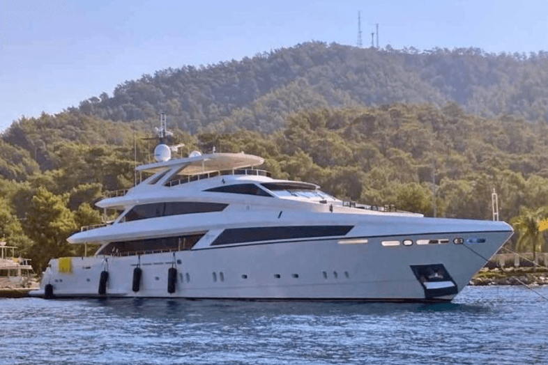Mirah yacht