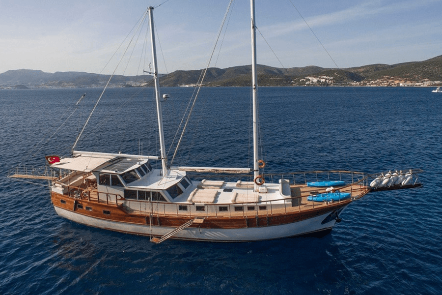 Cartegena yacht
