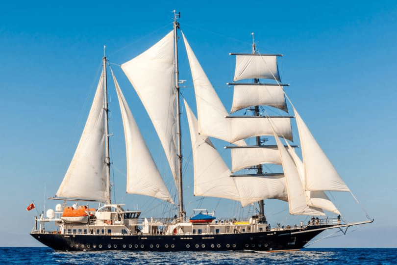 RUNNING ON WAVES yacht