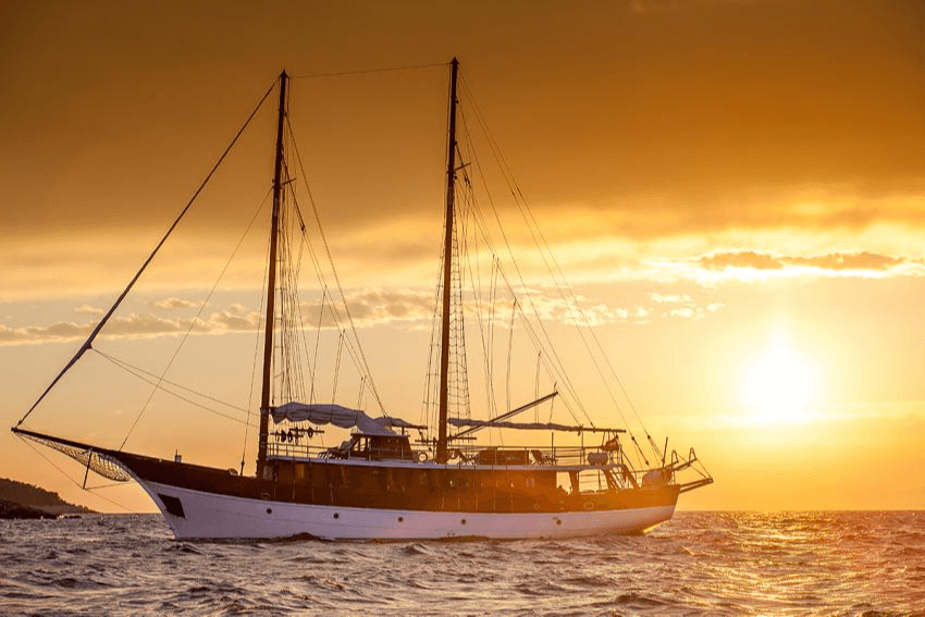 Romanca yacht