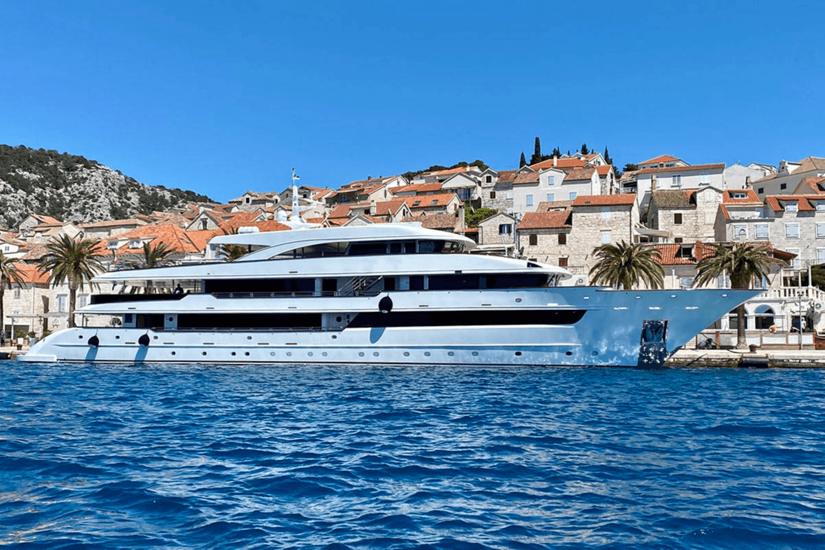 Phoenix 72 yacht