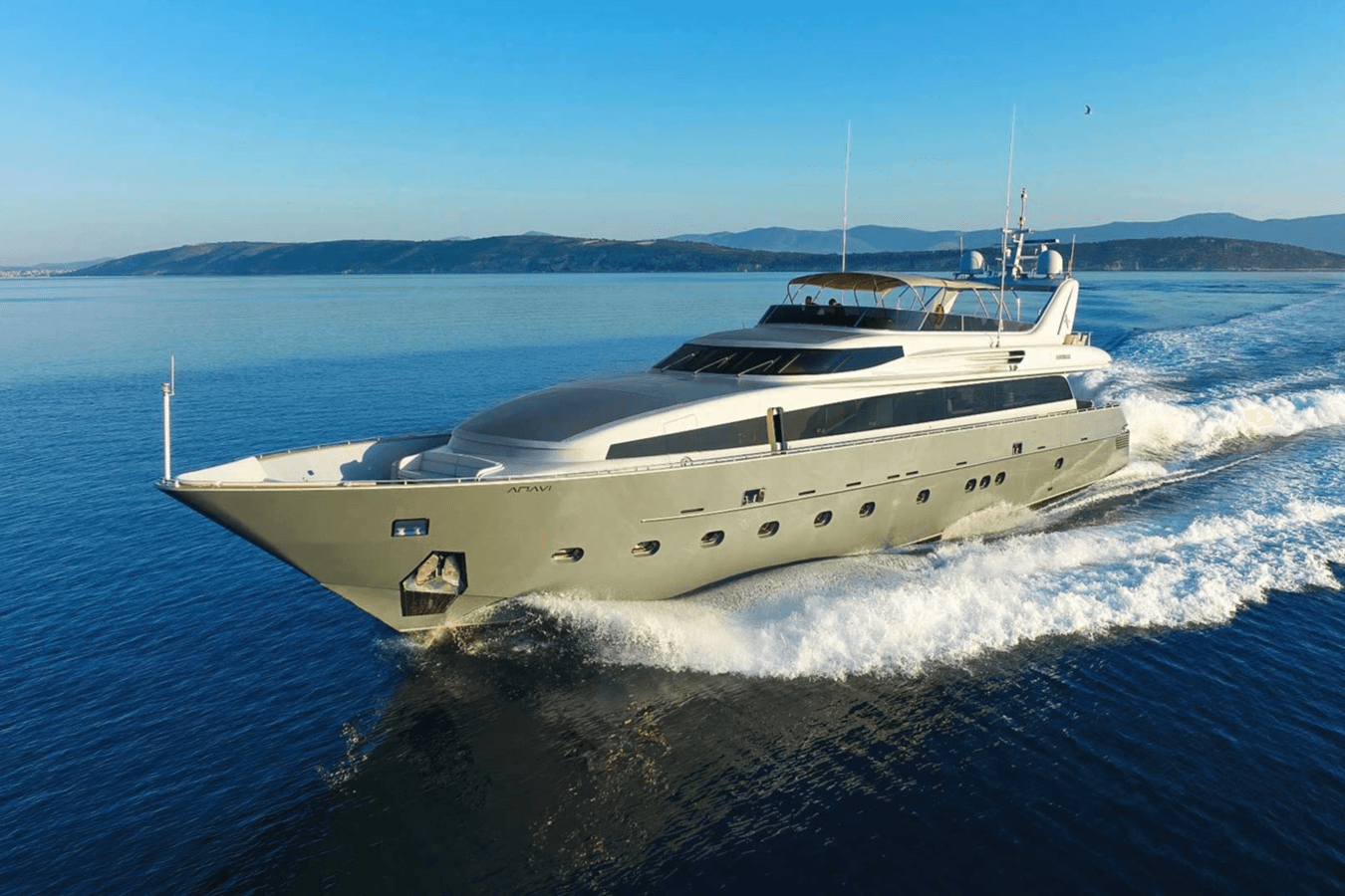 ANAVI yacht