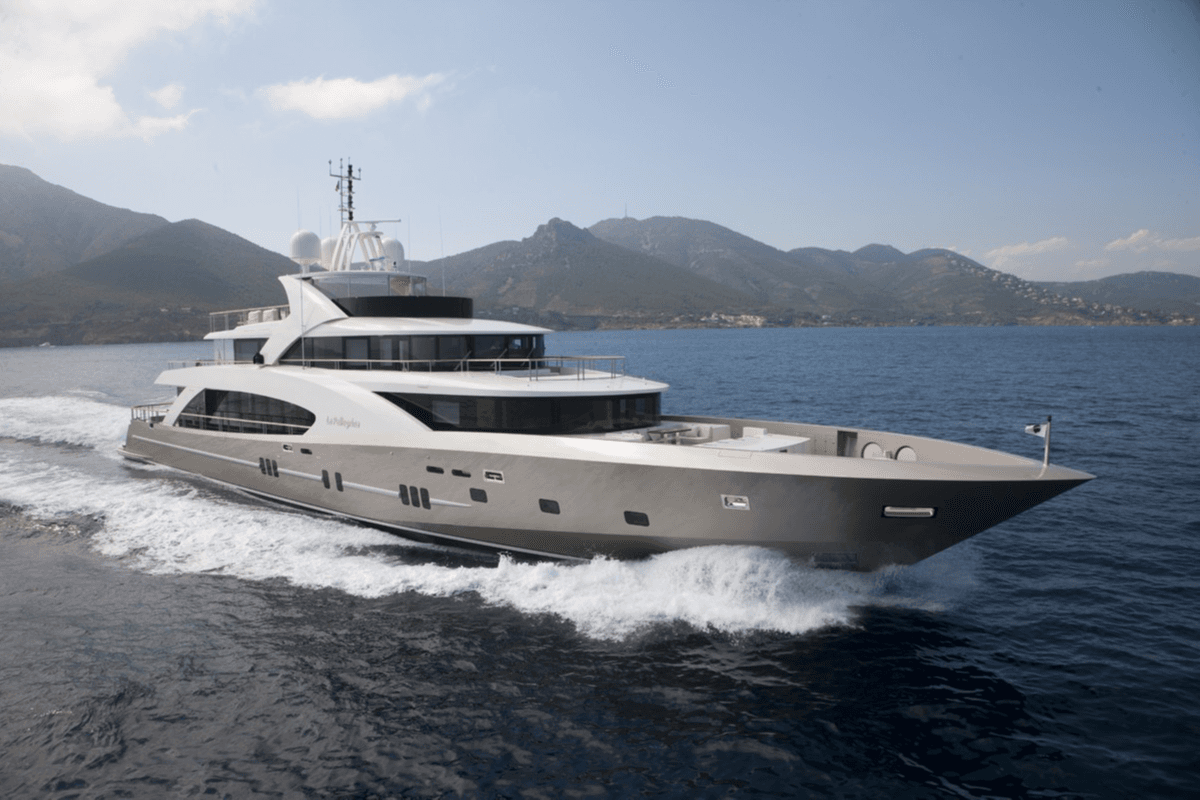 LA PELLEGRINA yacht