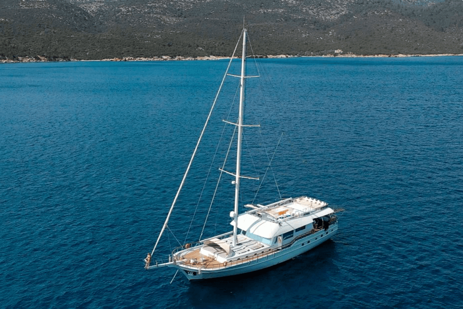 Freedom yacht