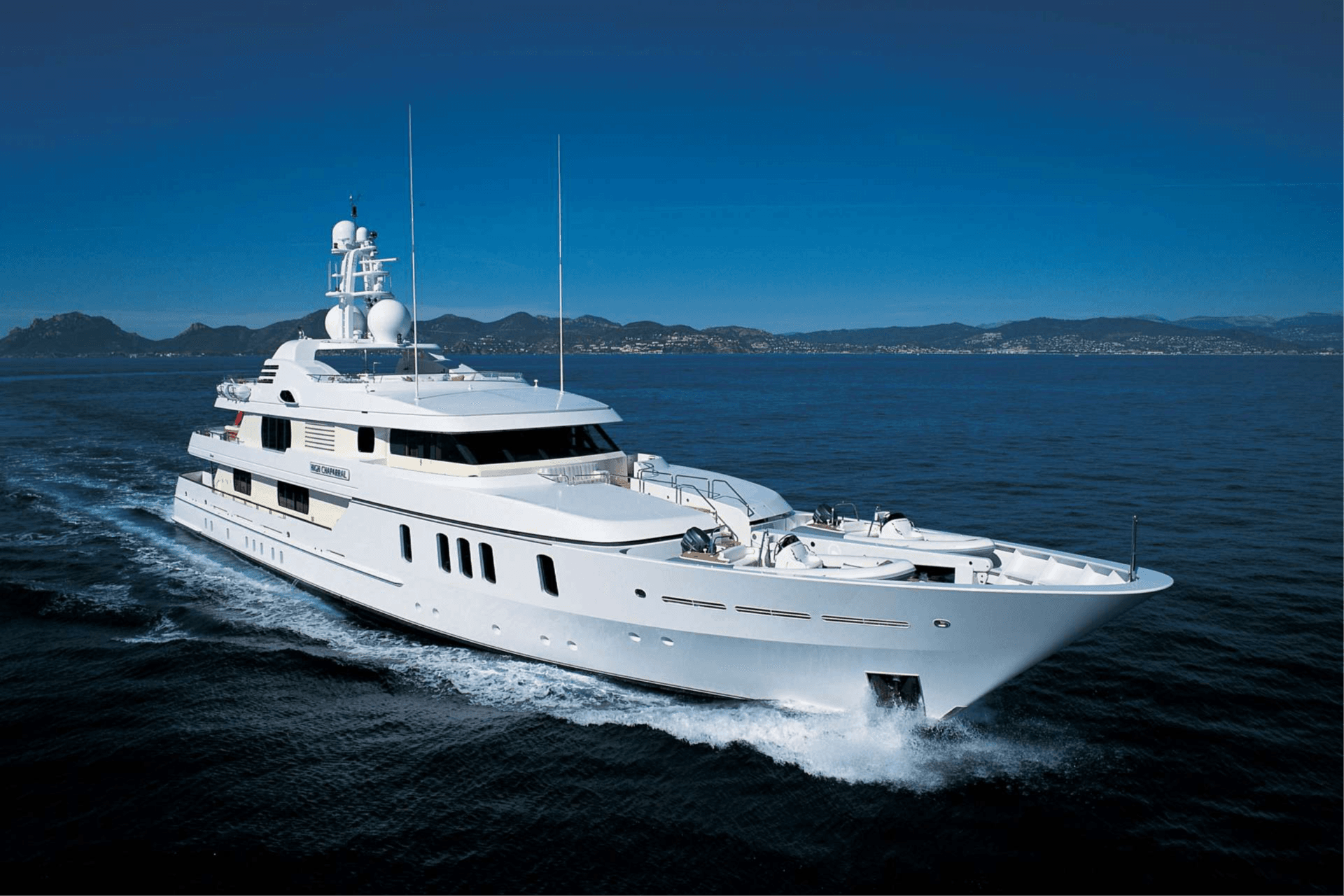 ADVENTURE yacht