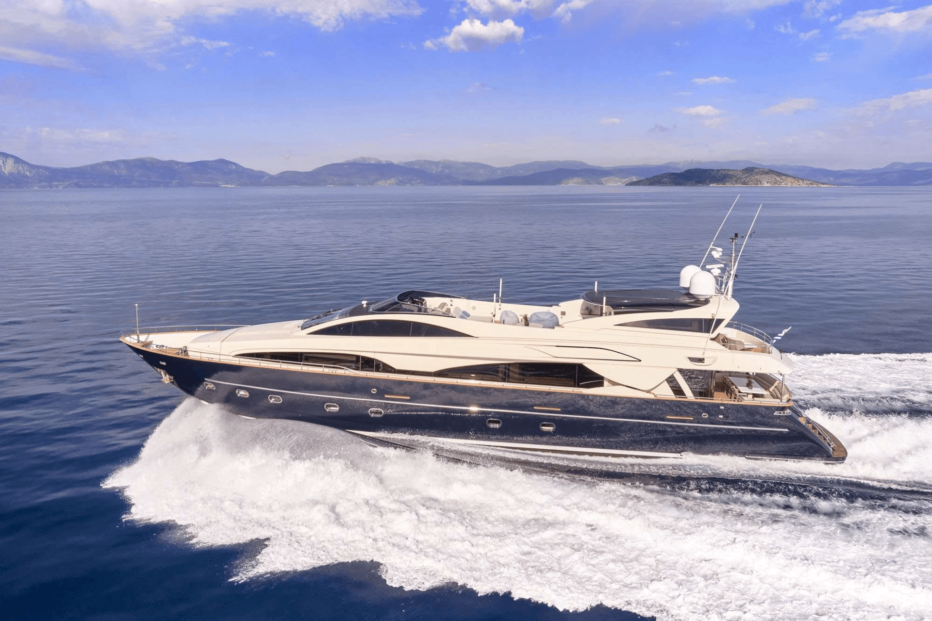BEYOND yacht