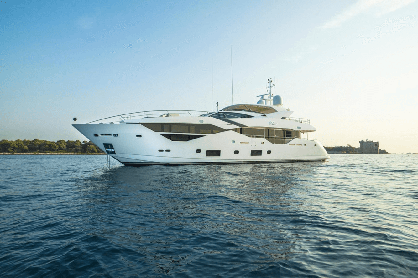 FLEUR yacht