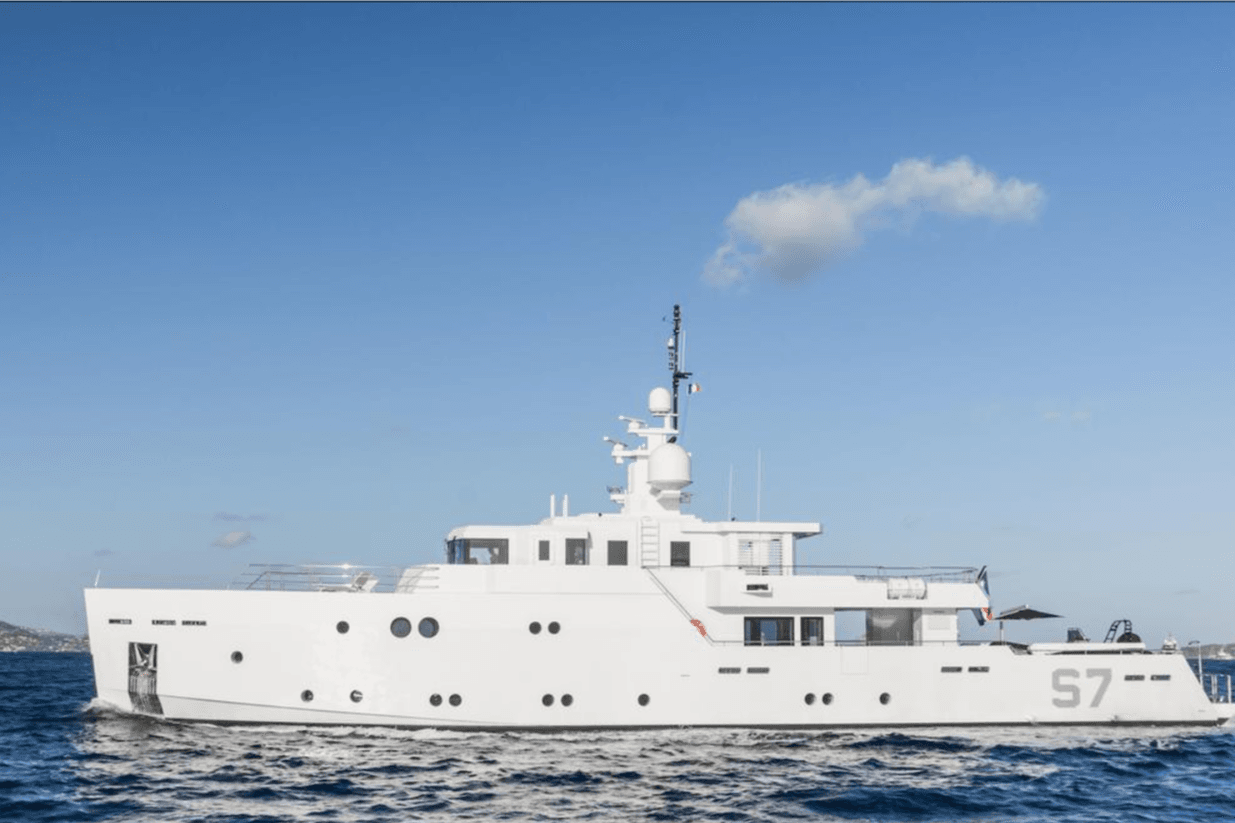 S7 yacht