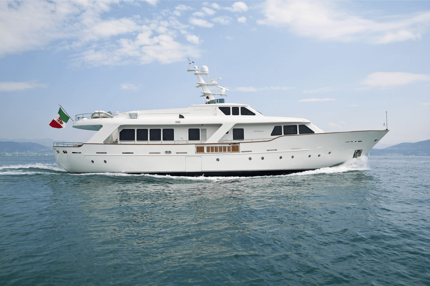 MRS WHITE yacht