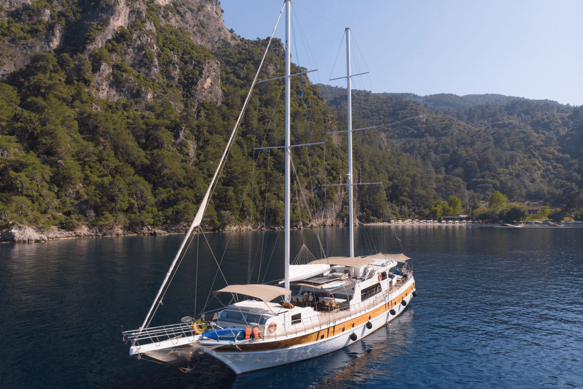Queen of RTT yacht