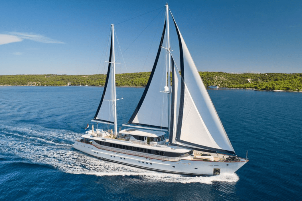 OMNIA yacht