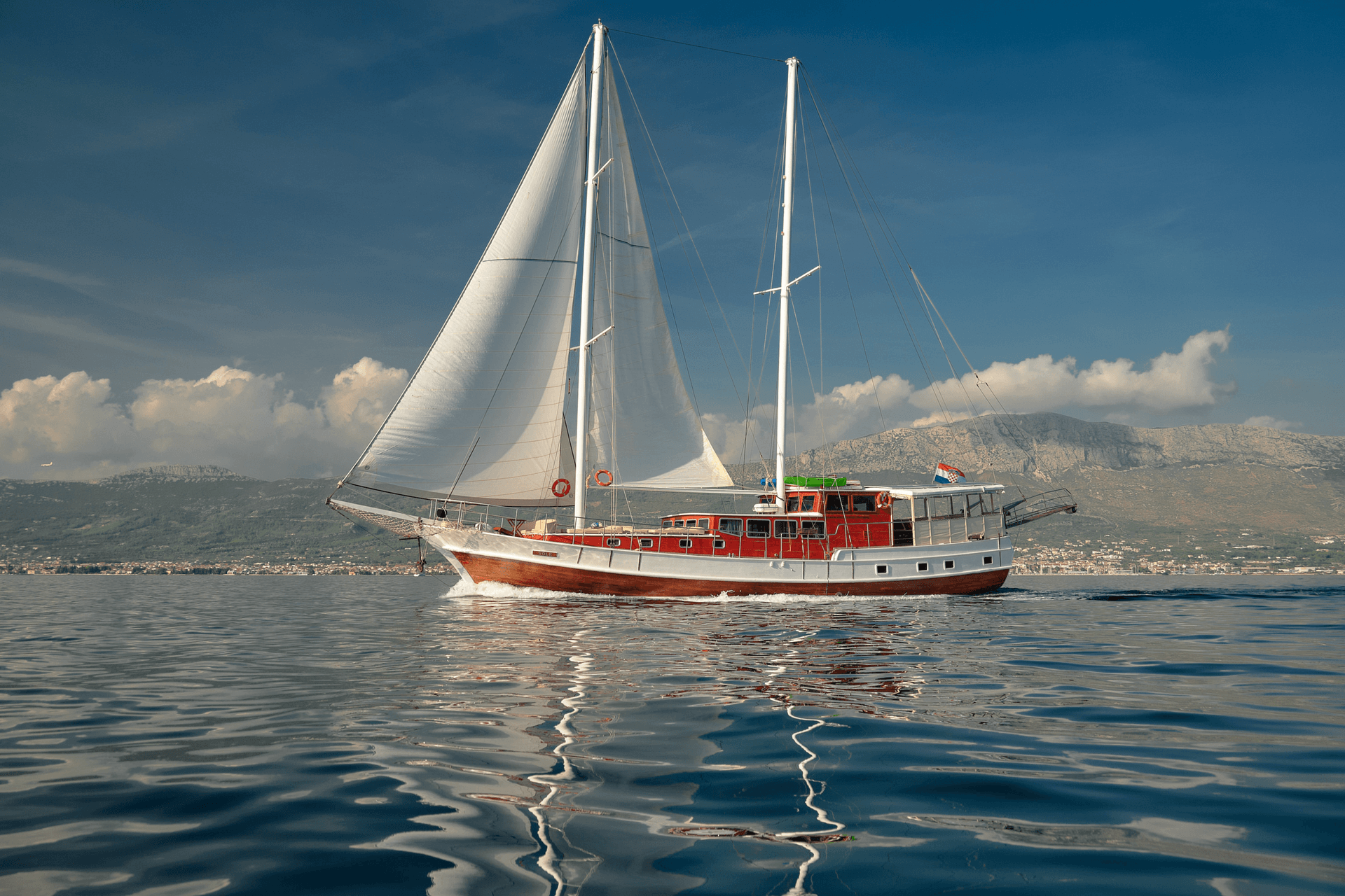 Sole yacht