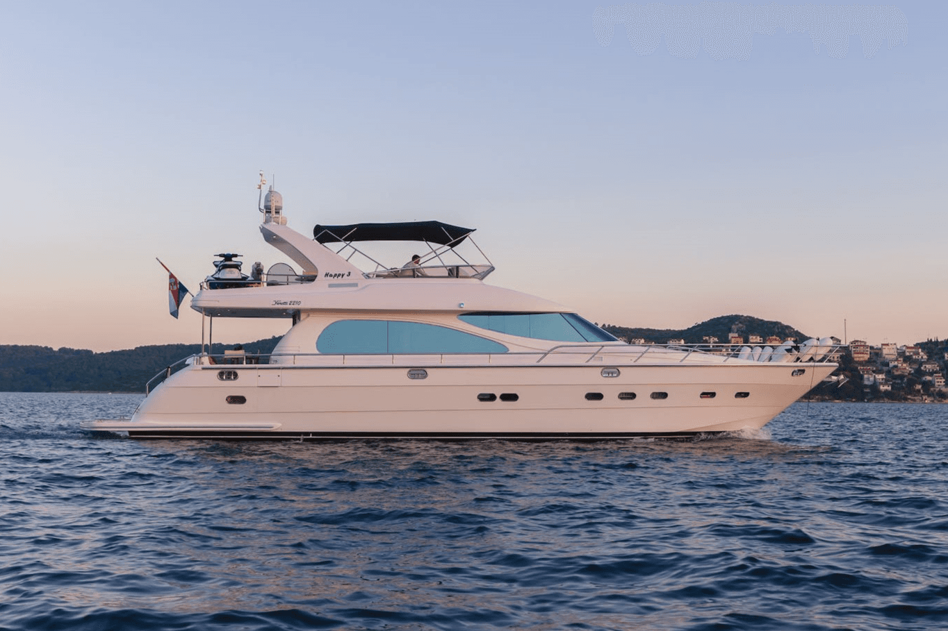 Happy 3-Yarretti 2210 yacht