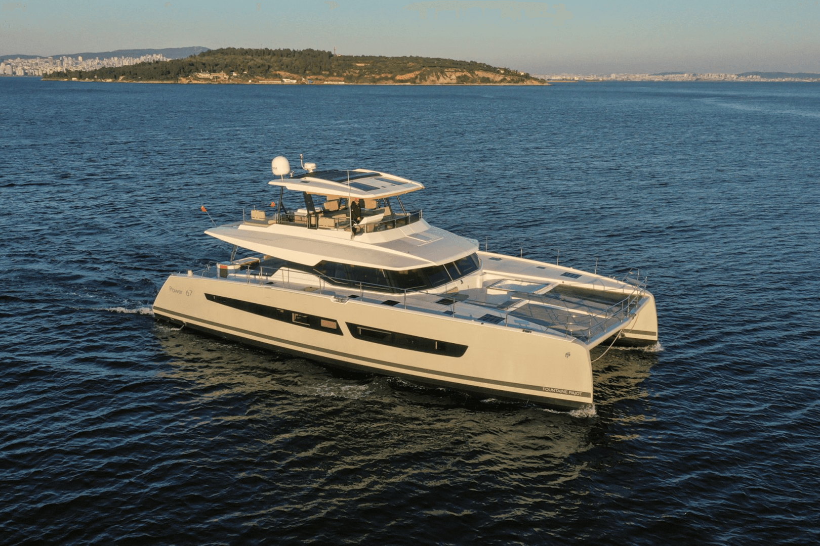 ARIVA yacht