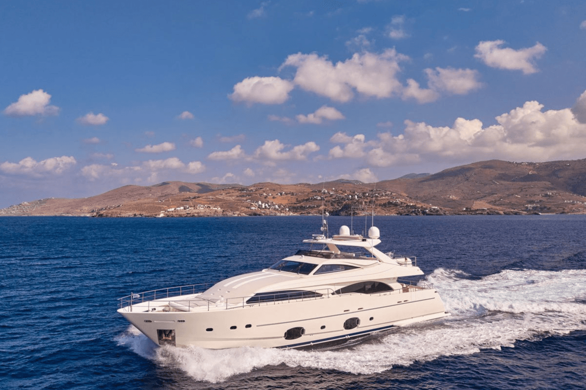 WATCH ME yacht