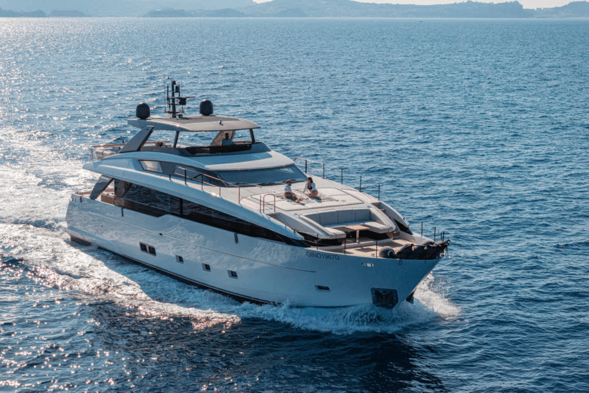 CATCH ME  yacht