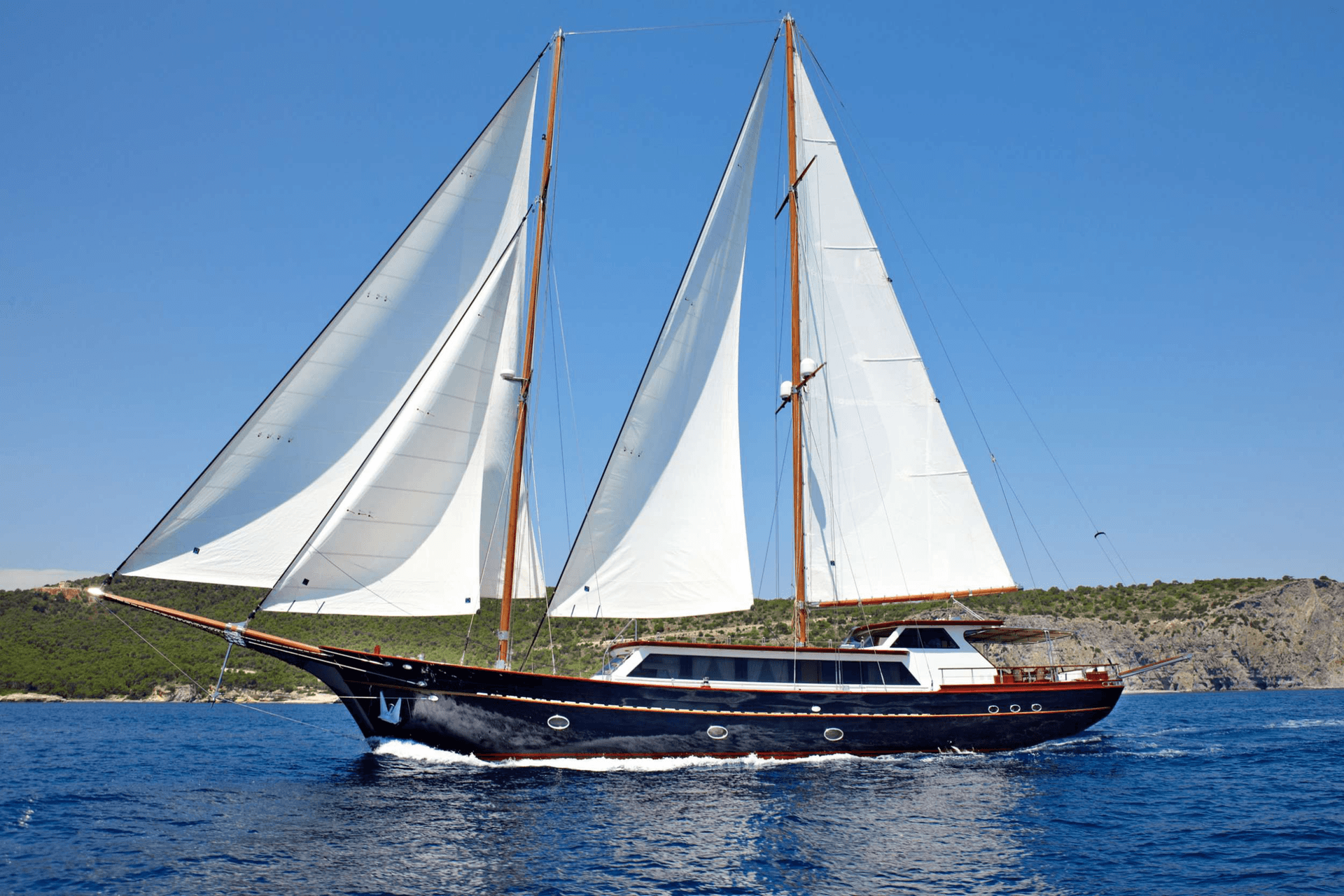 SLOW LIVE yacht