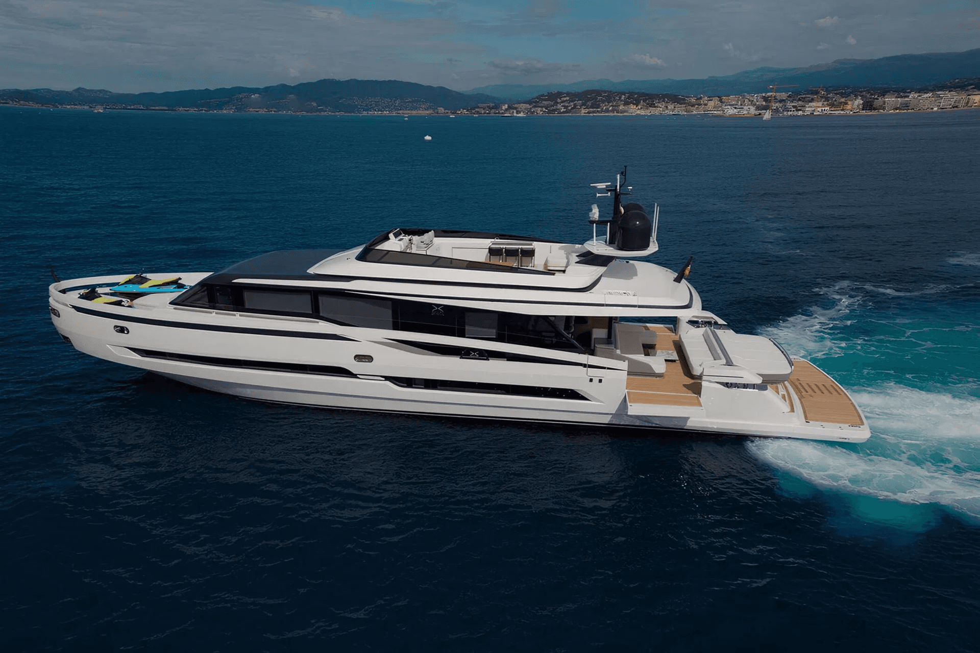MINI K2 yacht