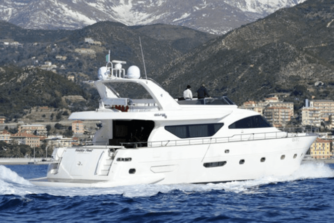 HAPPY FEET yacht