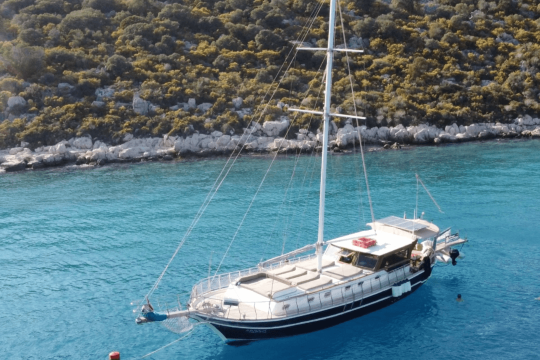 Albatros Q yacht