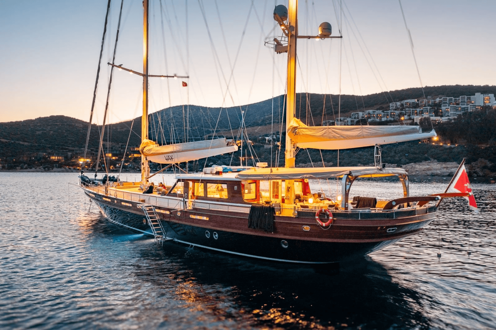 VAY yacht