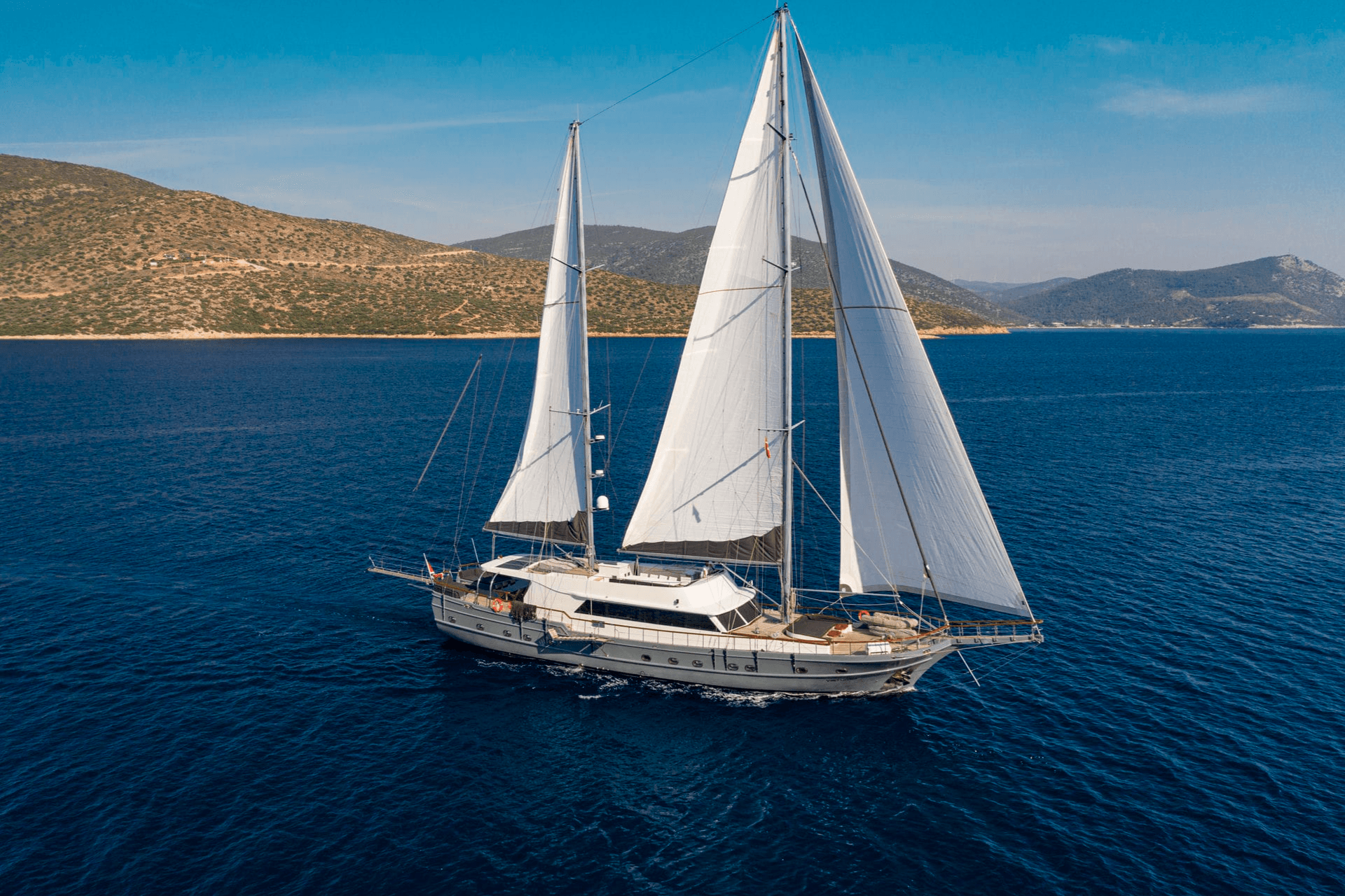 VIRTUOSO yacht