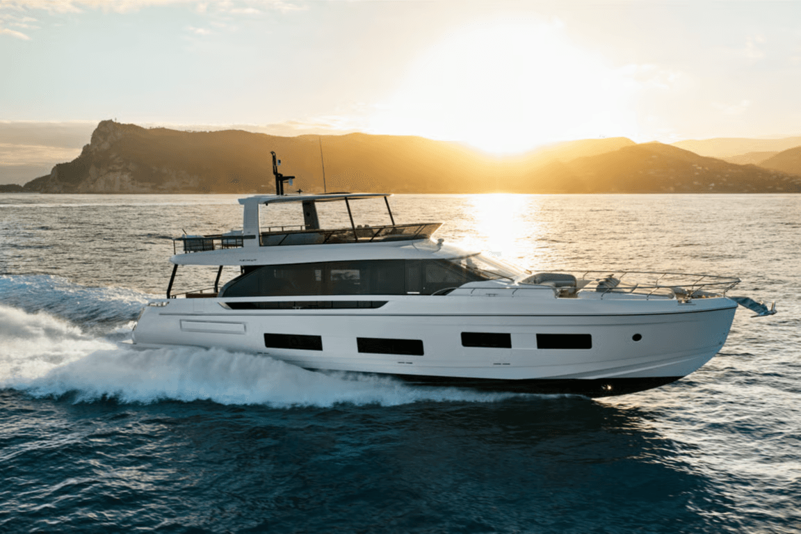 EXPLORA yacht