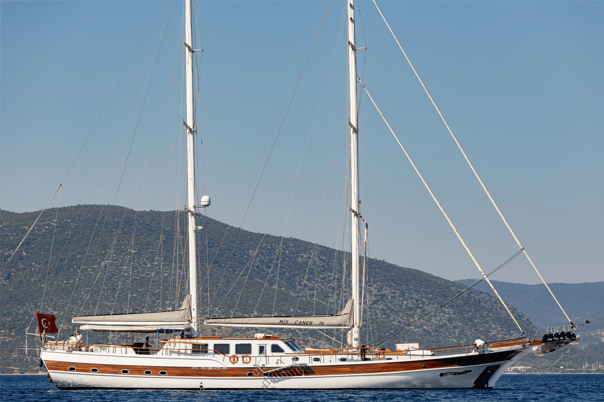 Caner 4 yacht