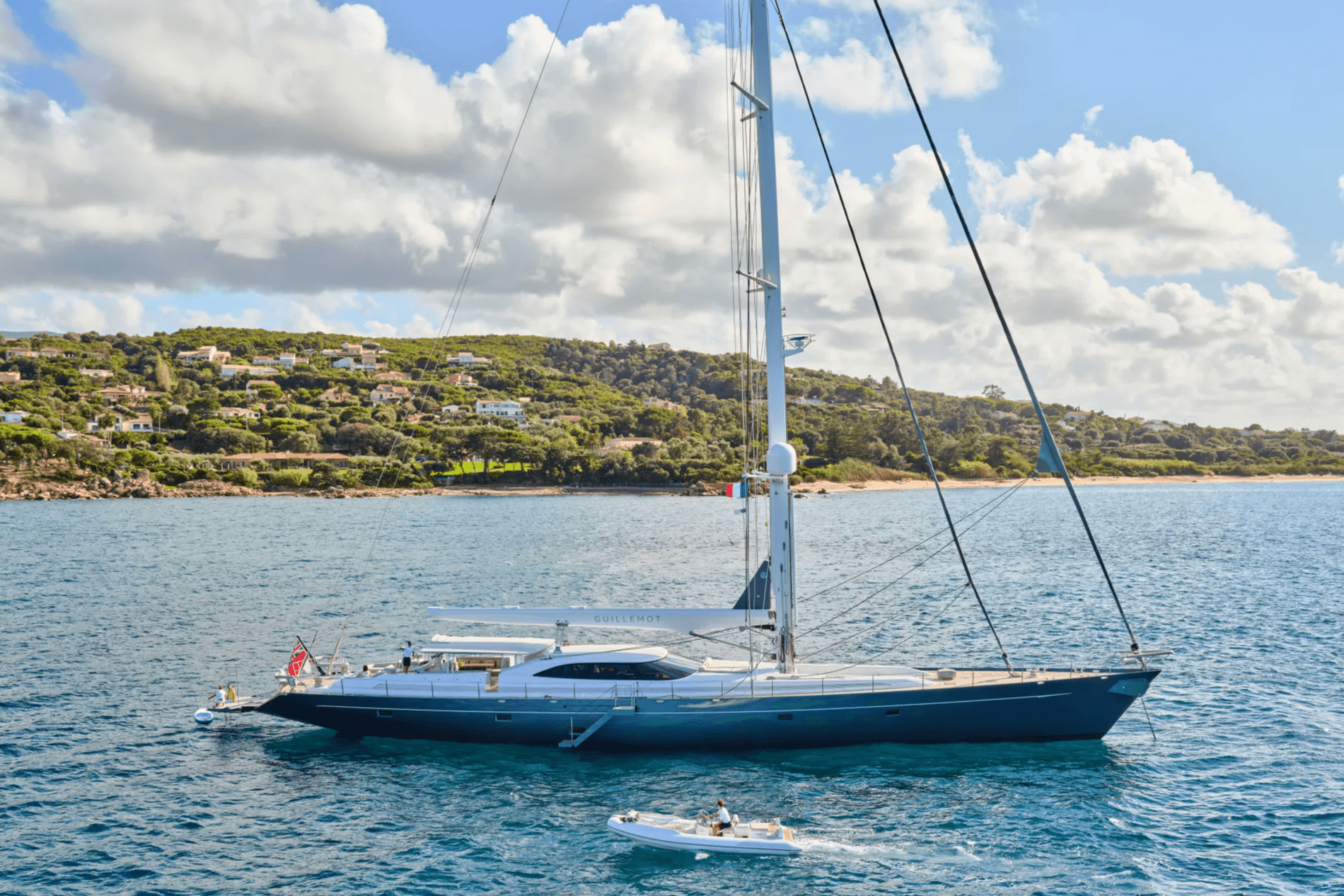 GUILLEMOT yacht