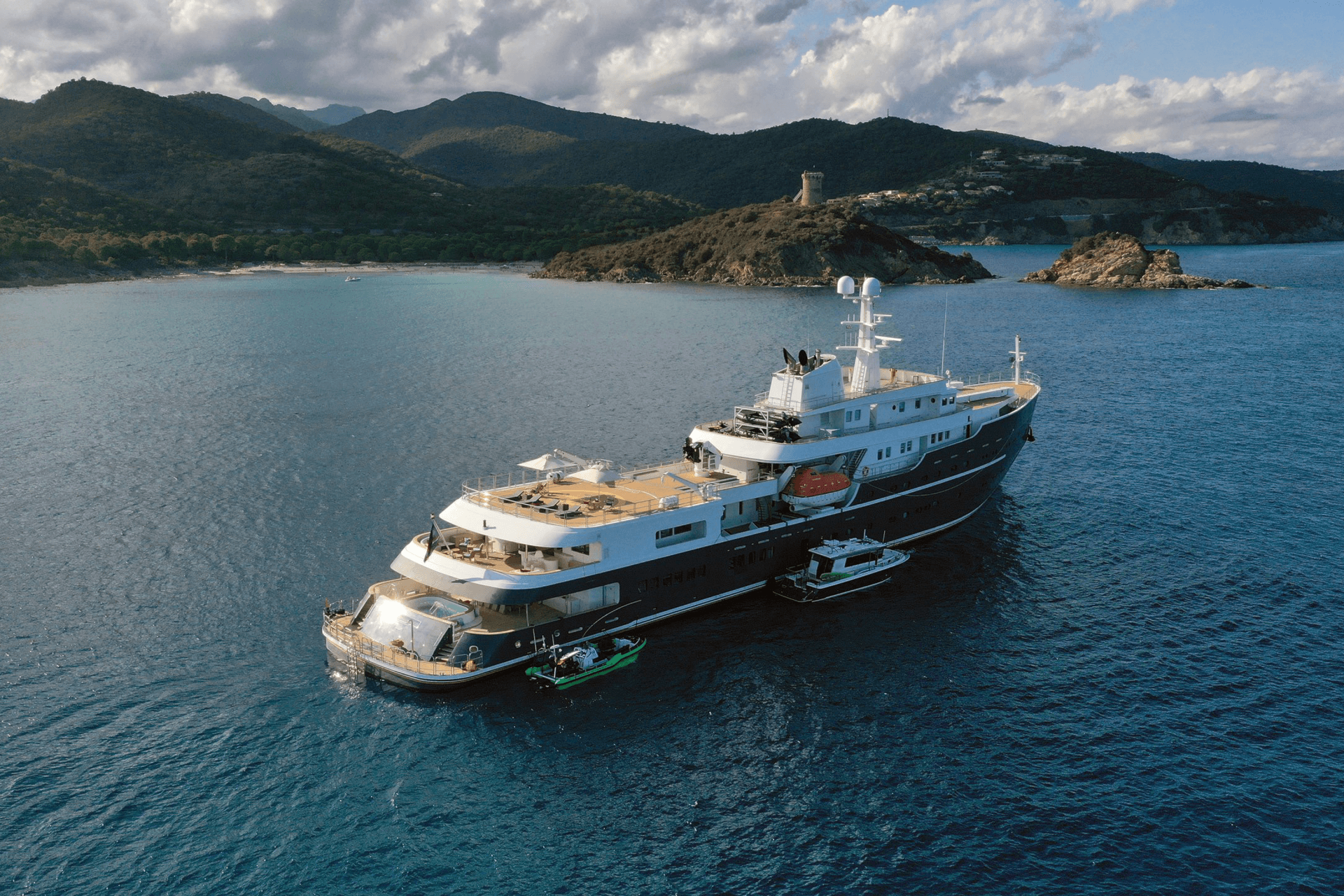Legend yacht