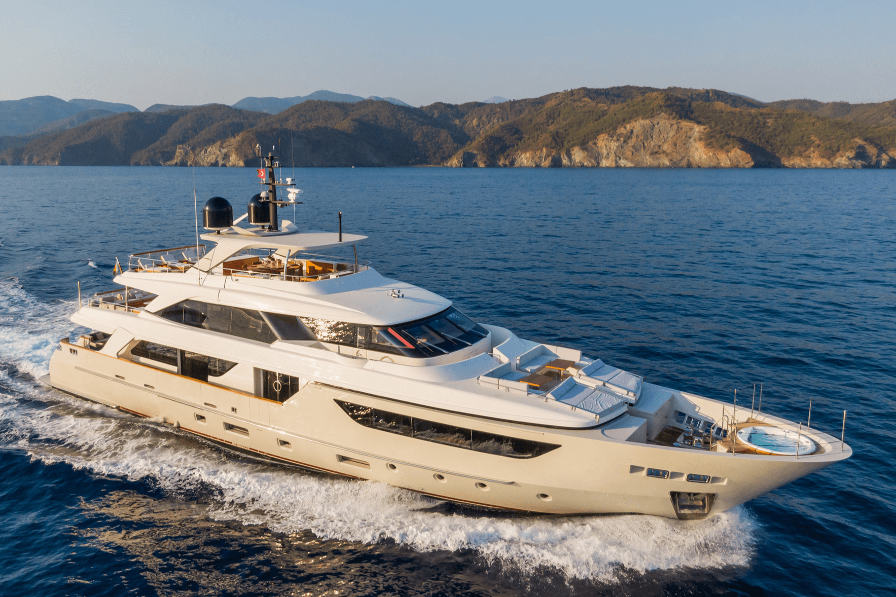 TAKARA ONE yacht