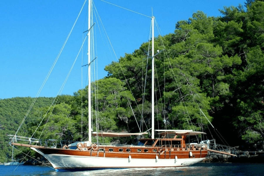 Be Happy yacht