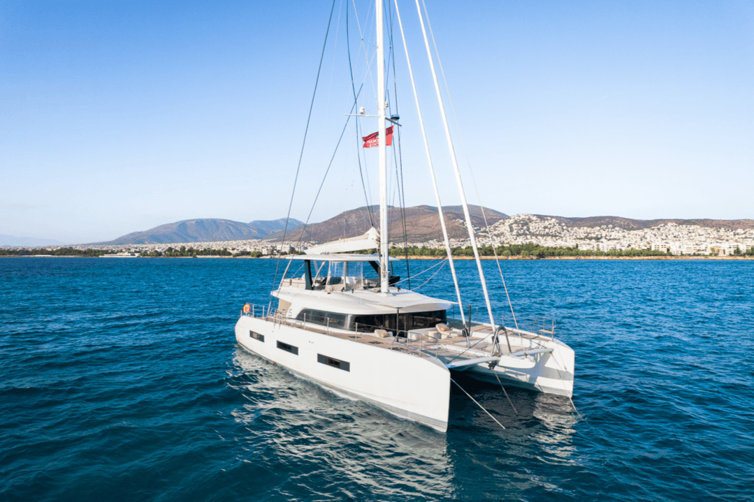 WHITE CAPS yacht
