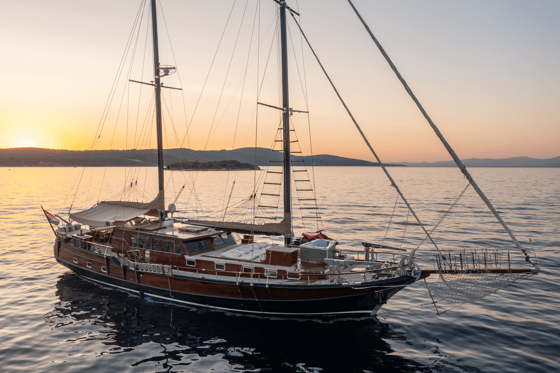 Pacha yacht