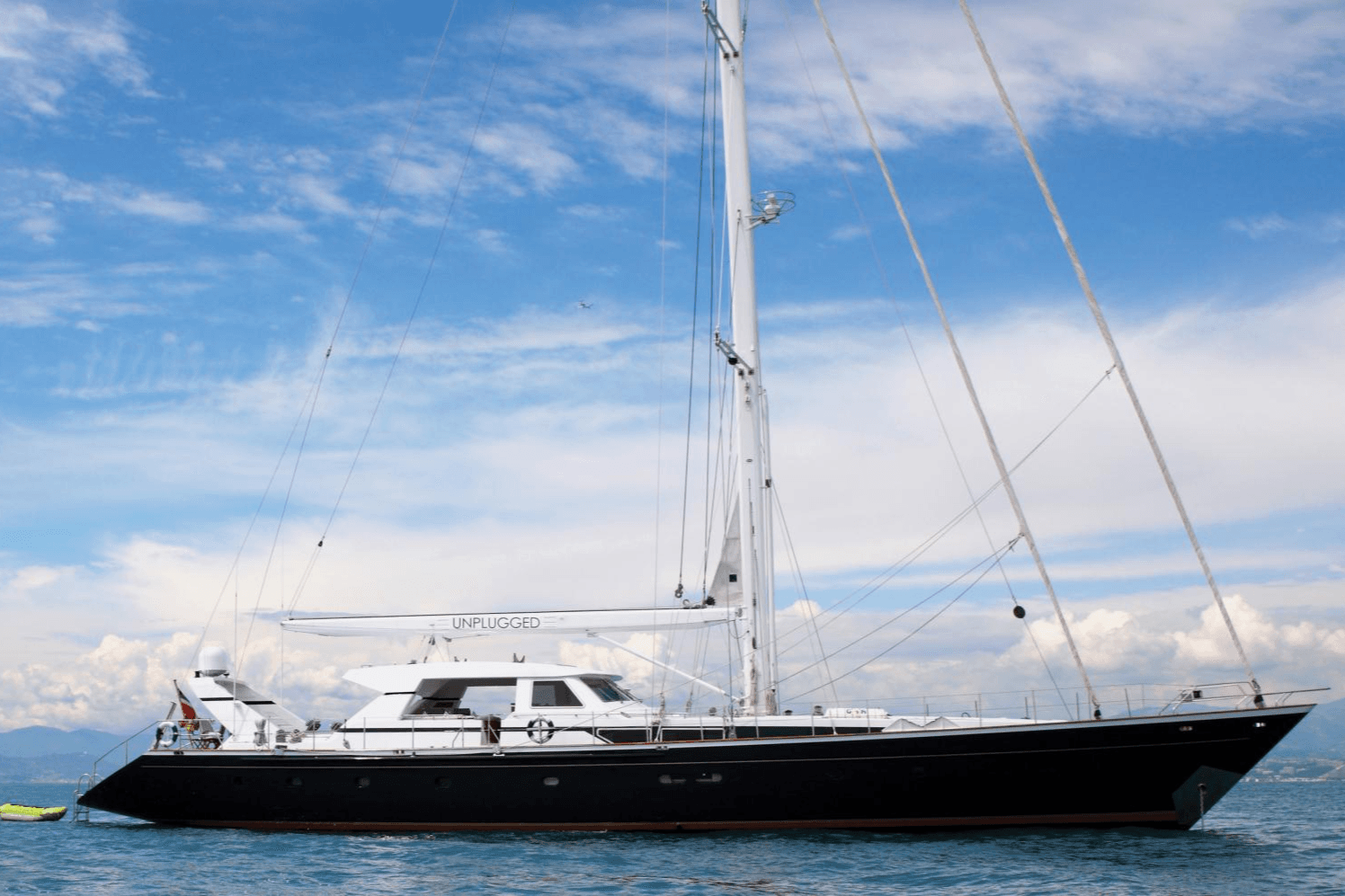 UNPLUGGED yacht