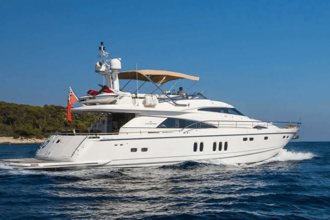 D5 yacht