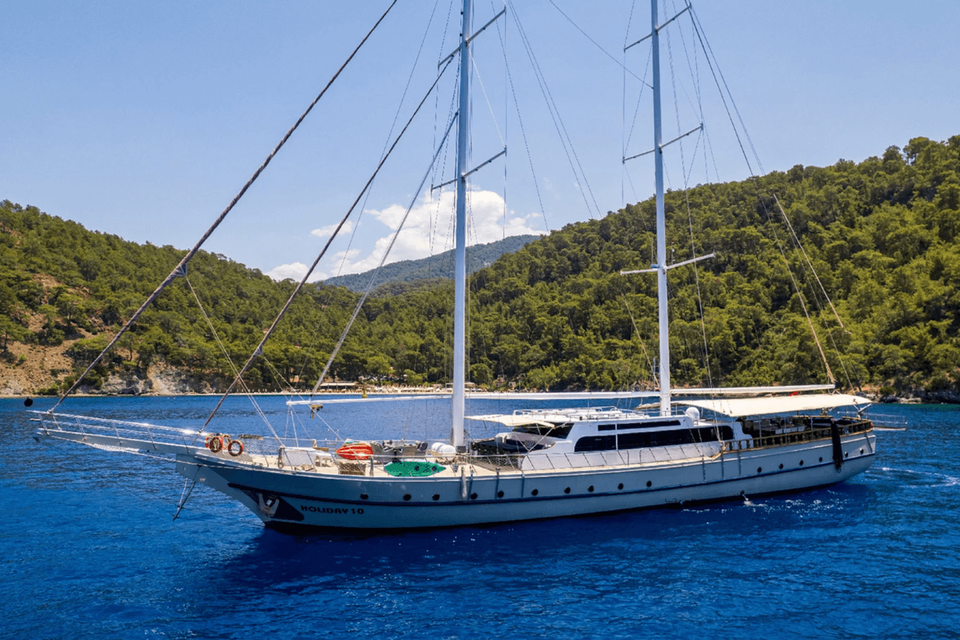 Holiday 10 yacht