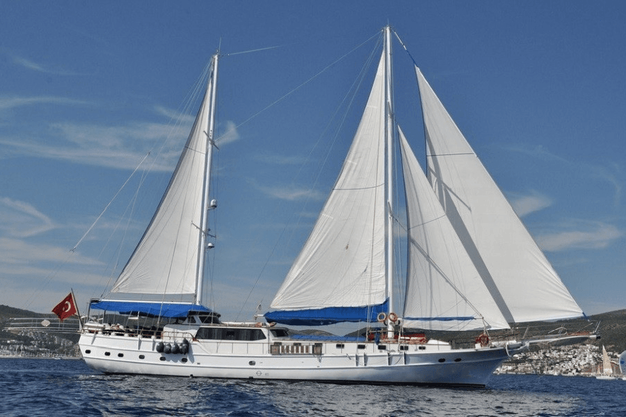 Cemre 4 yacht