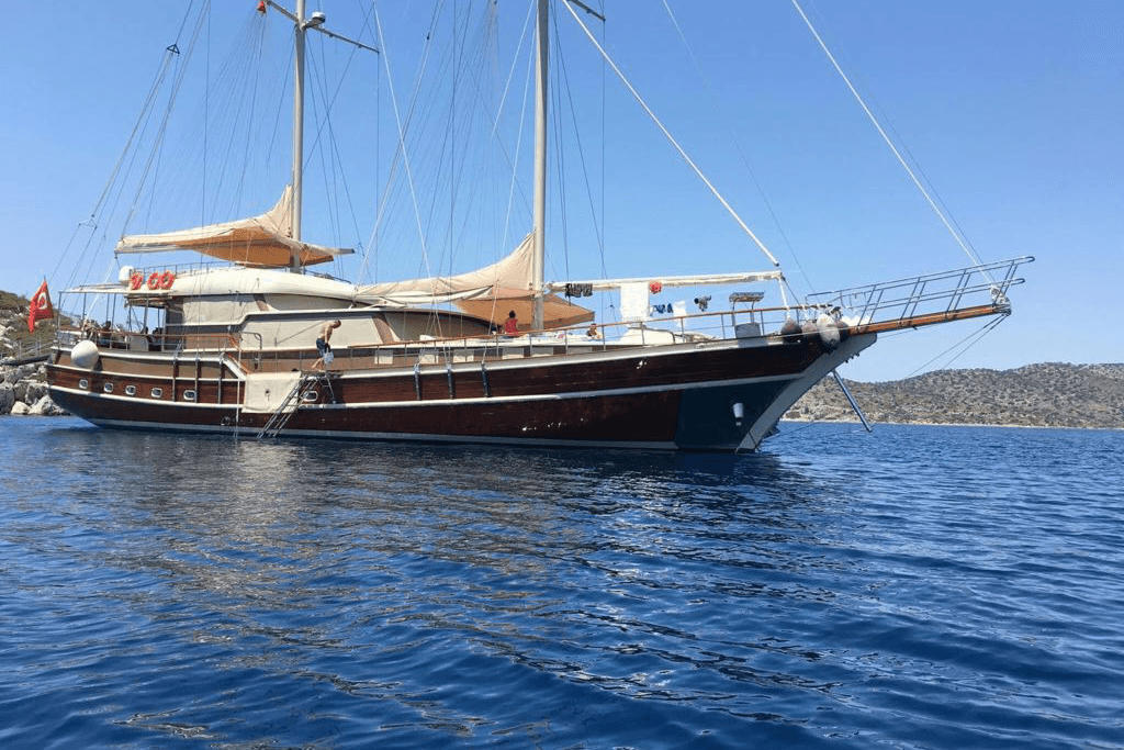 E. Arda Deniz yacht