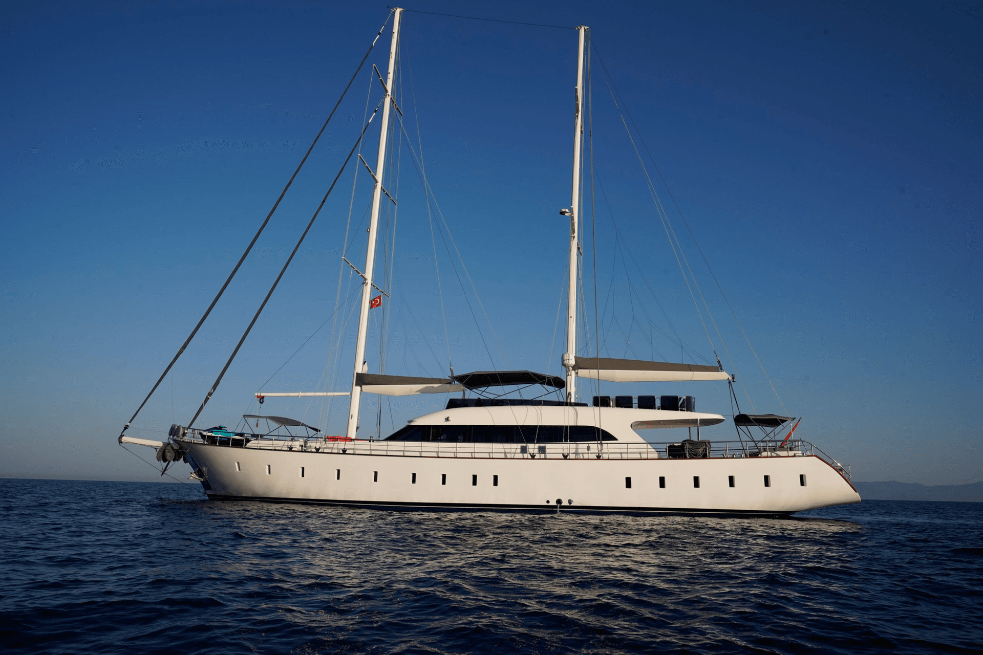 Queen of Makri yacht