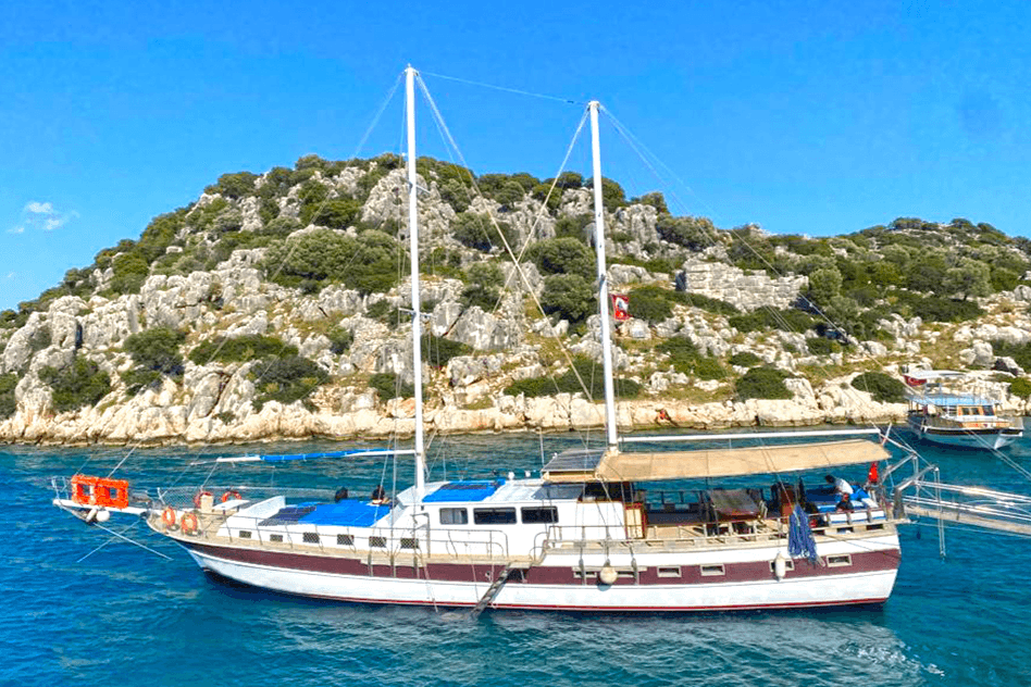 Revenge yacht