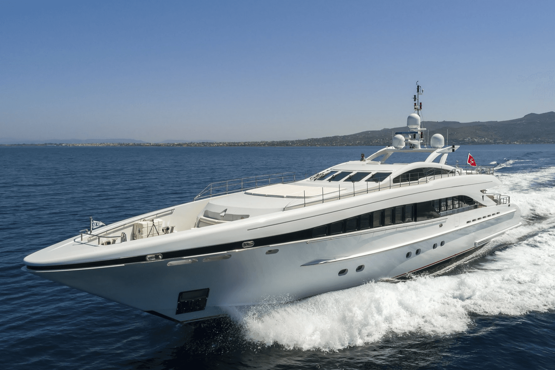 L'EQUINOX yacht