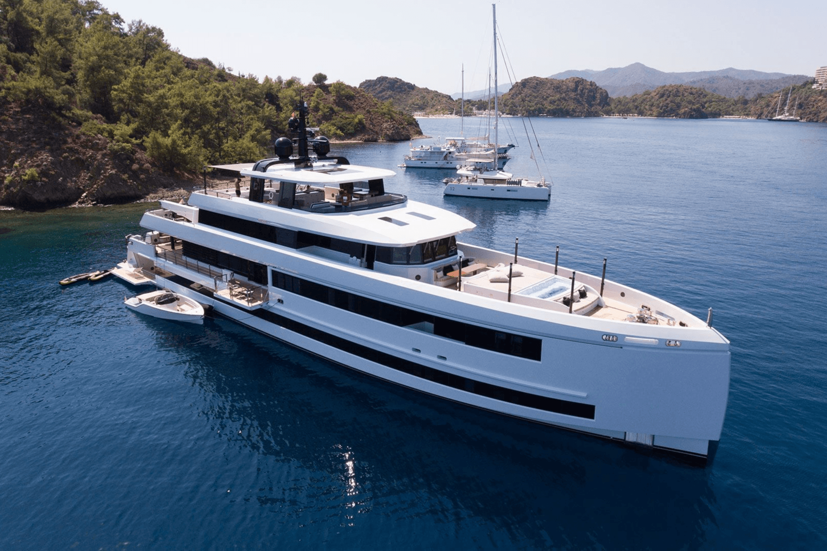 AQUARIUS yacht