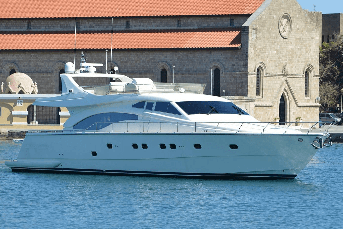MARY yacht