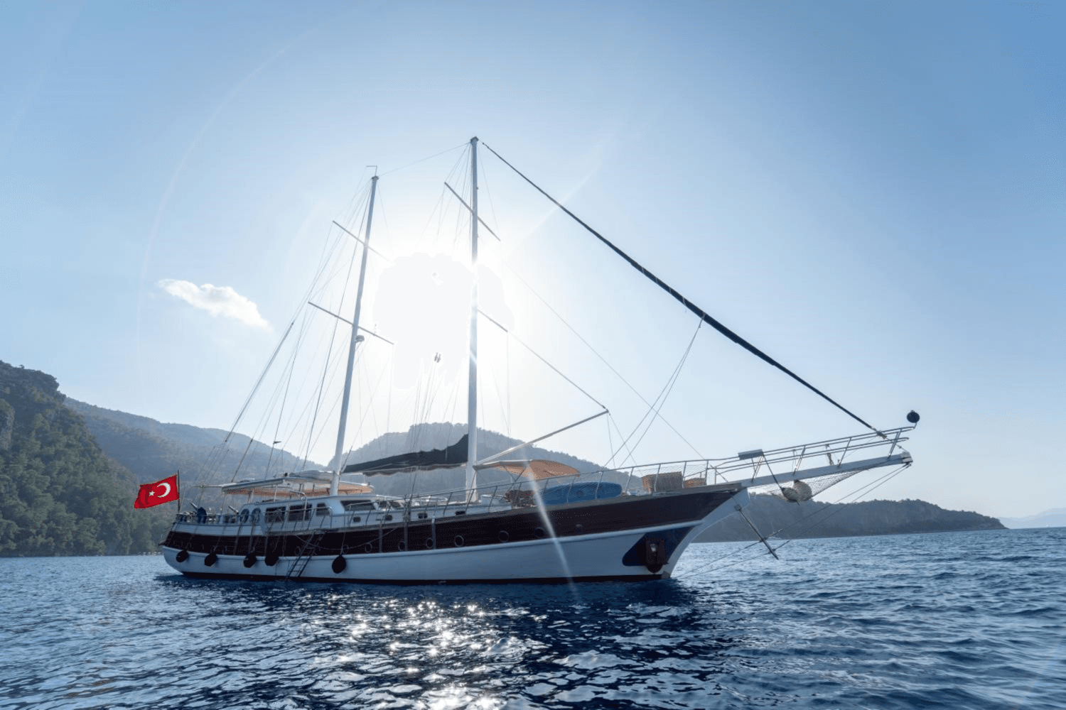 Queen Lila yacht