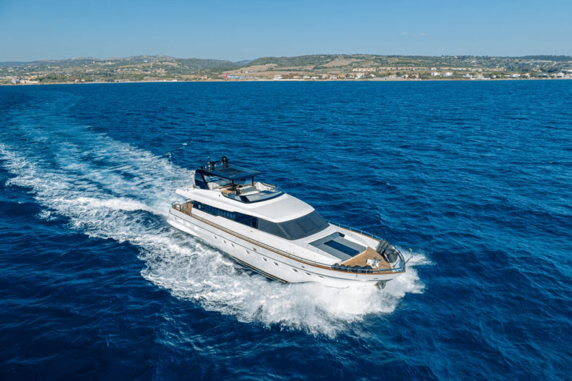 WHITEHAVEN yacht