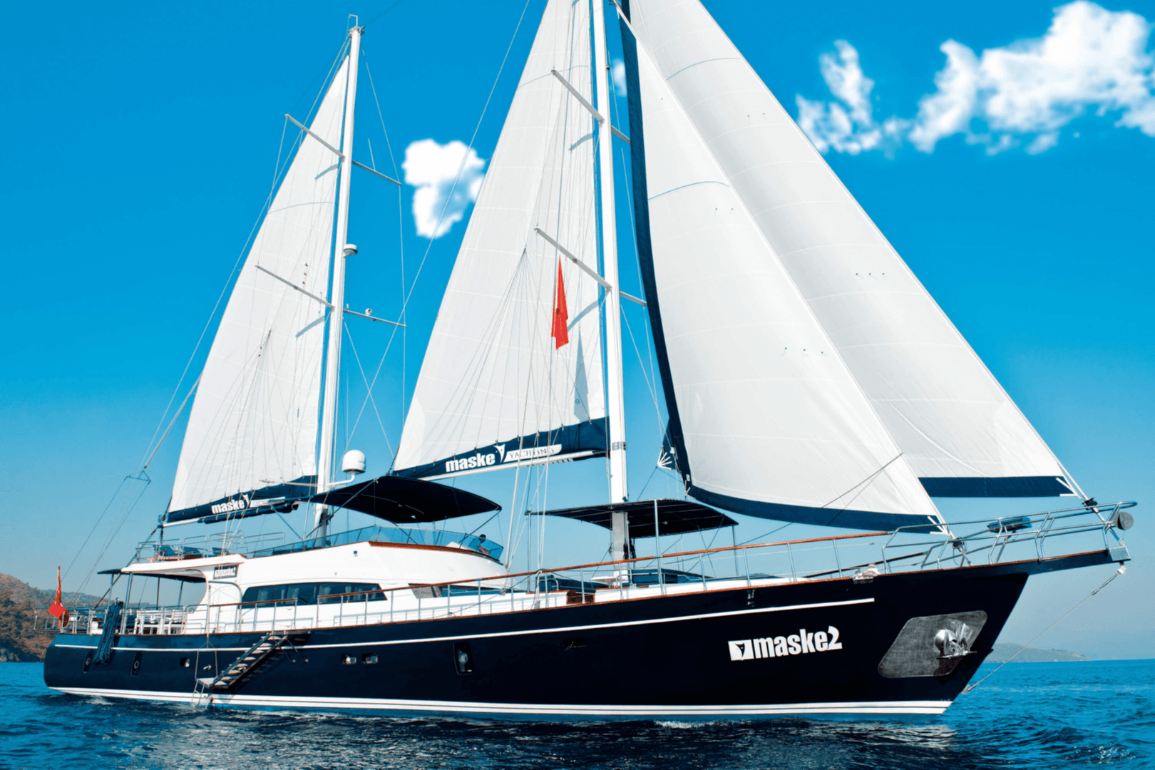 Maske 2 yacht