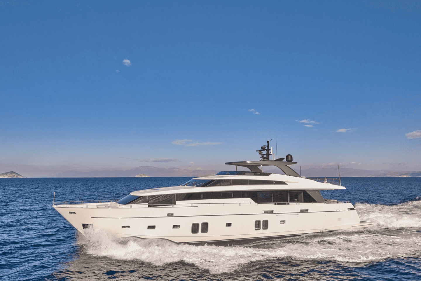 GOLDEN YACHT yacht