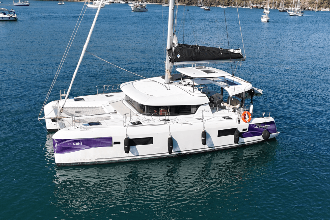 FUJIN yacht