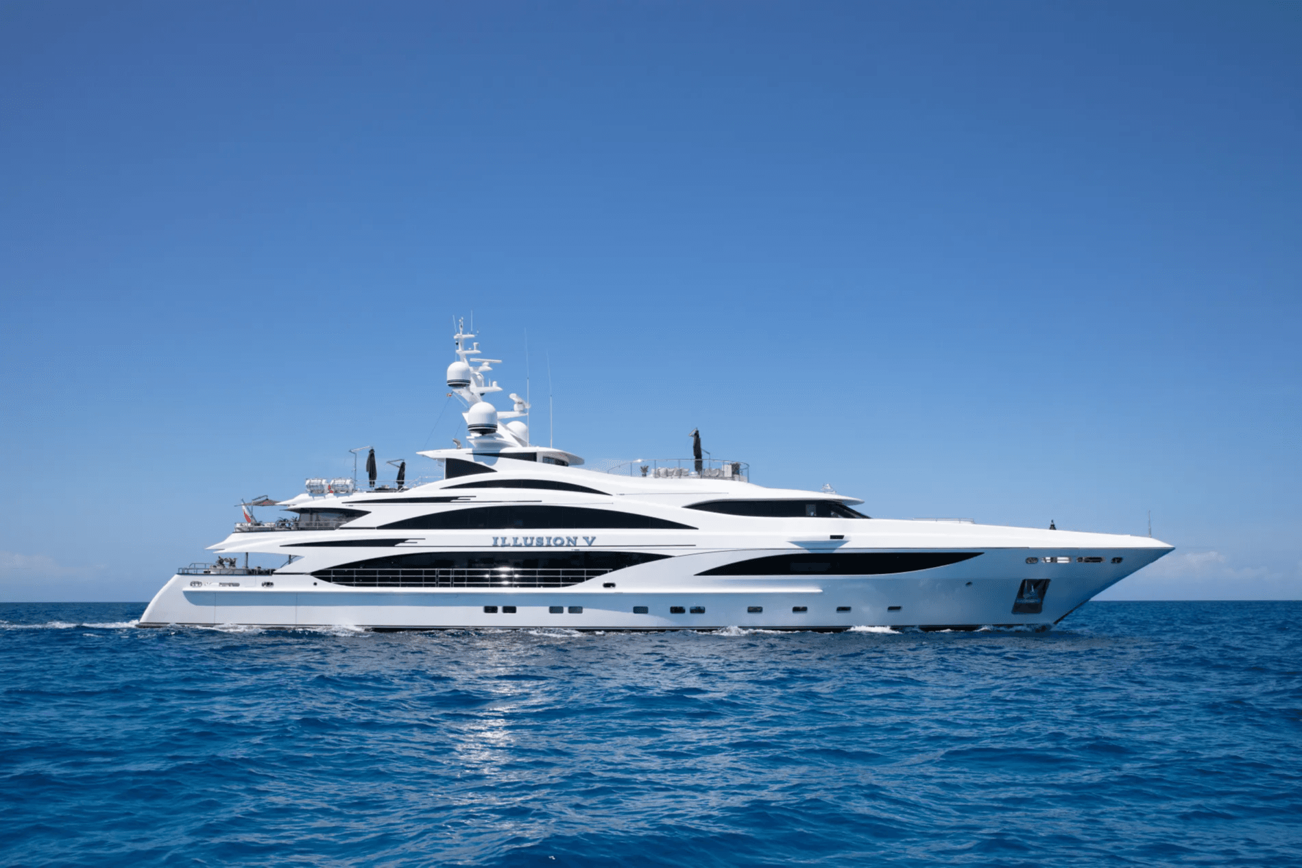 ILLUSION V yacht